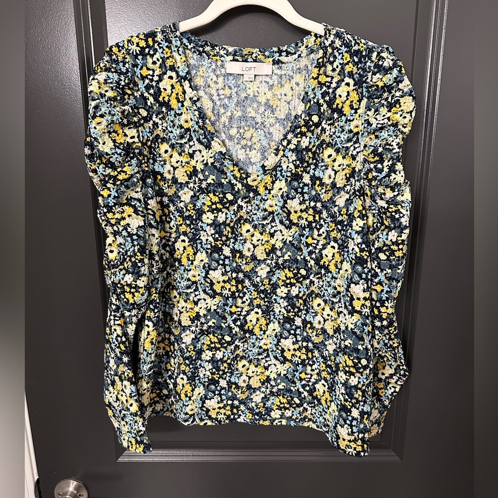 LOFT floral top with puff sleeve